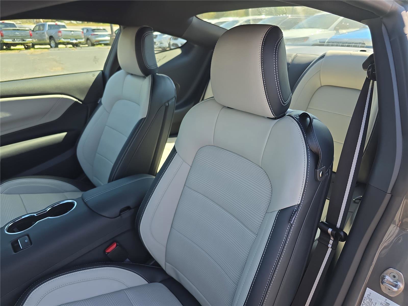 Used 2025 Ford Mustang GT Premium image 14