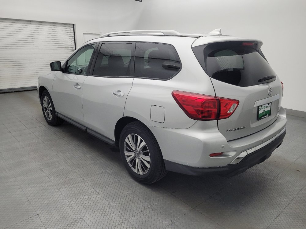 Used 2019 Nissan Pathfinder SL AWD/4WD image 5