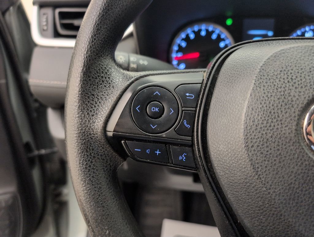 Used 2022 Toyota RAV4 XLE image 39