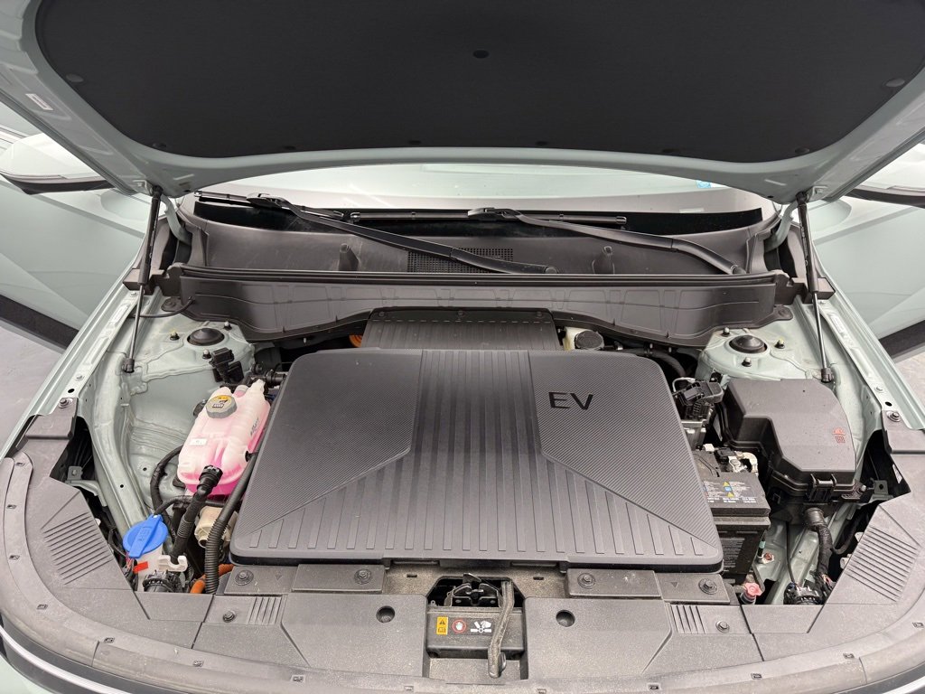 Used 2025 Hyundai Kona Limited image 6