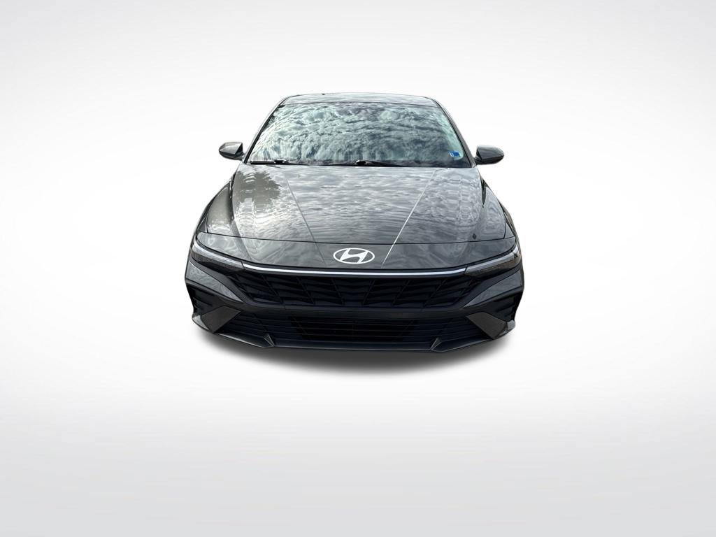 Used 2024 Hyundai Elantra SEL FWD image 9