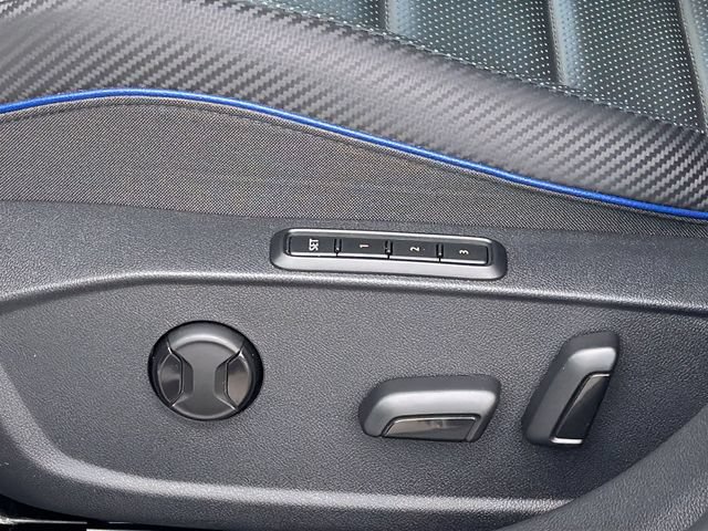 Used 2023 Volkswagen Golf R AWD/4WD image 13