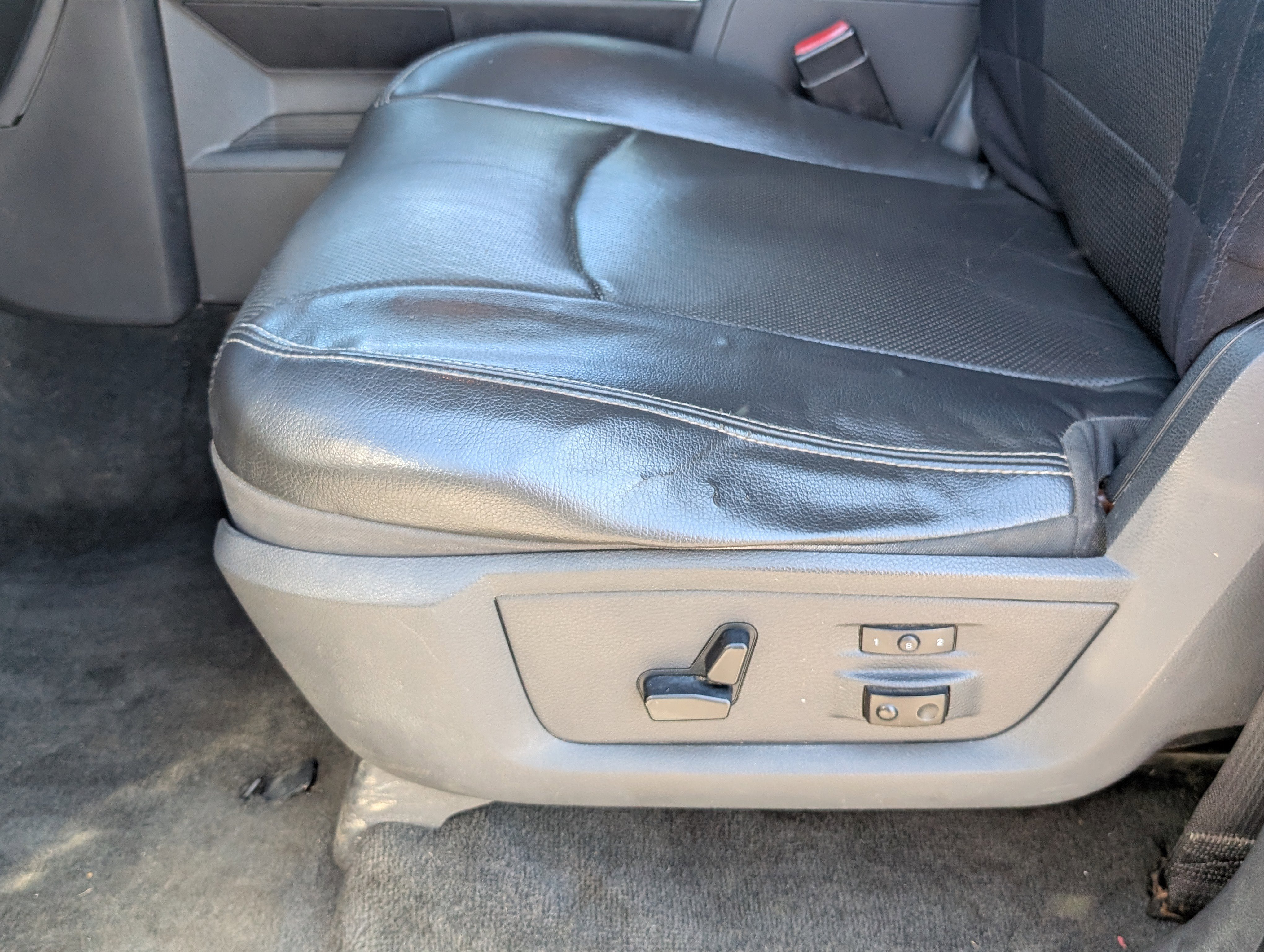 Used 2012 RAM 2500 Laramie w/ Protection Group image 12