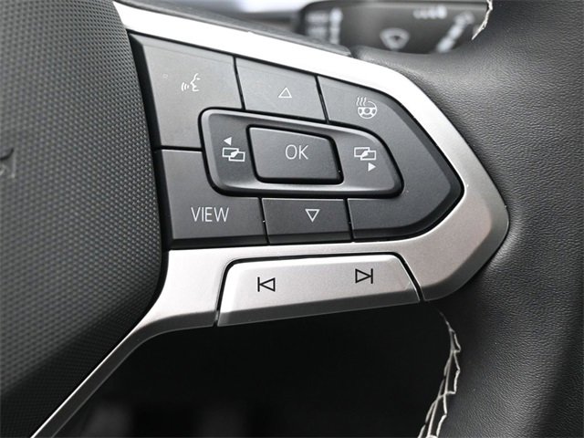 Used 2025 Volkswagen Taos SE w/ Panoramic Sunroof Package image 18