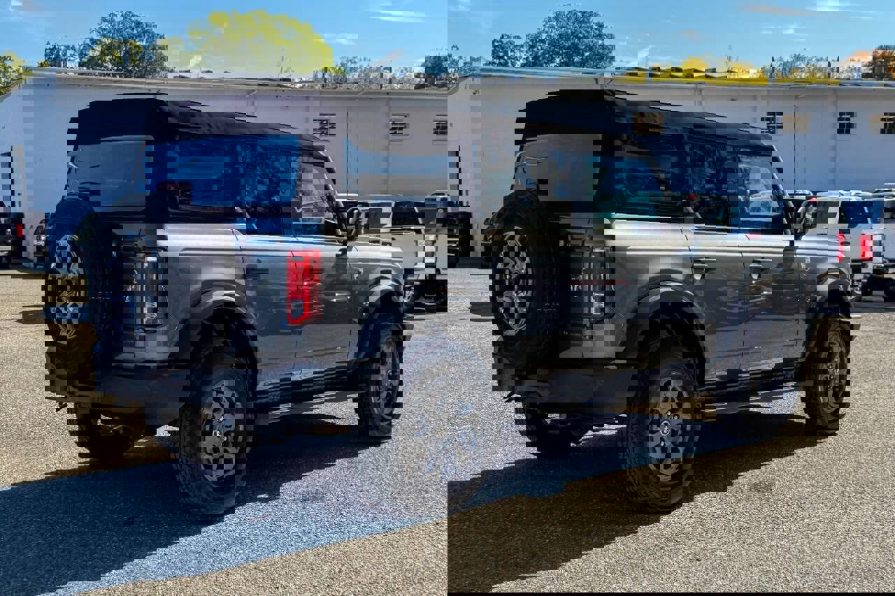 Used 2024 Ford Bronco Big Bend image 3