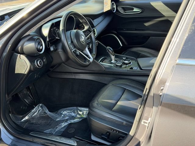 Used 2019 Alfa Romeo Giulia RWD image 10