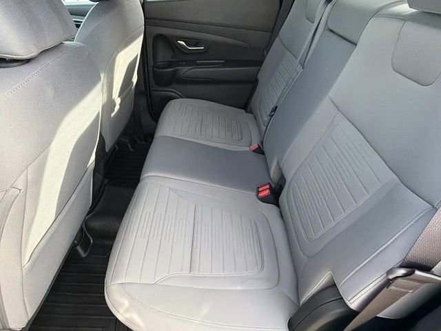 Used 2022 Hyundai Santa Cruz SEL Premium image 16