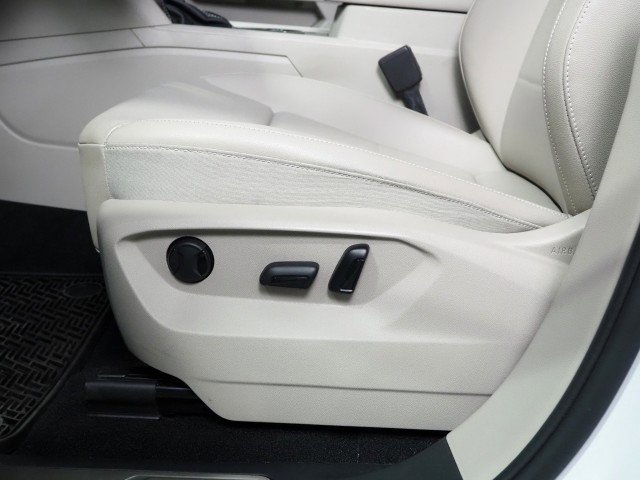 Used 2023 Volkswagen Atlas SE w/ Technology Package image 60