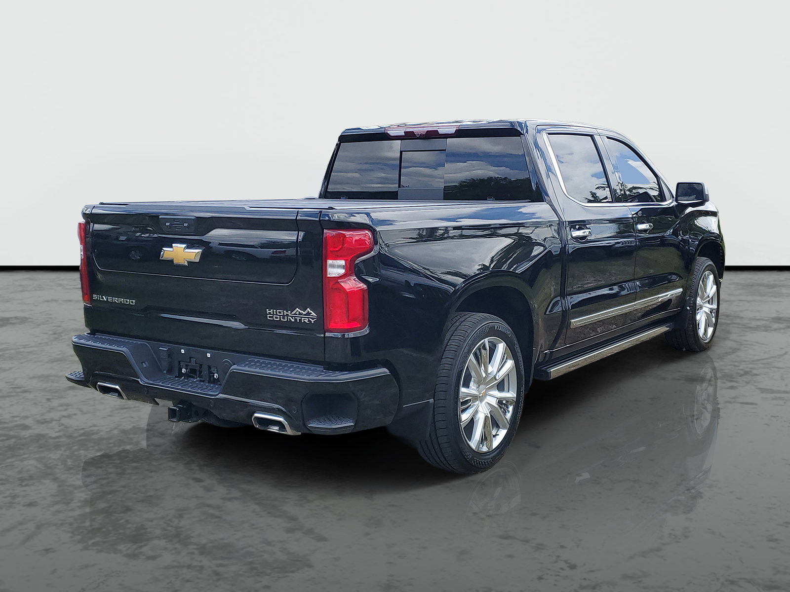 Used 2024 Chevrolet Silverado 1500 High Country AWD/4WD image 2