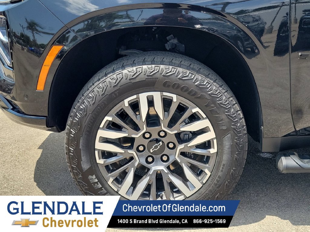 Certified 2025 Chevrolet Suburban Z71 AWD/4WD image 18
