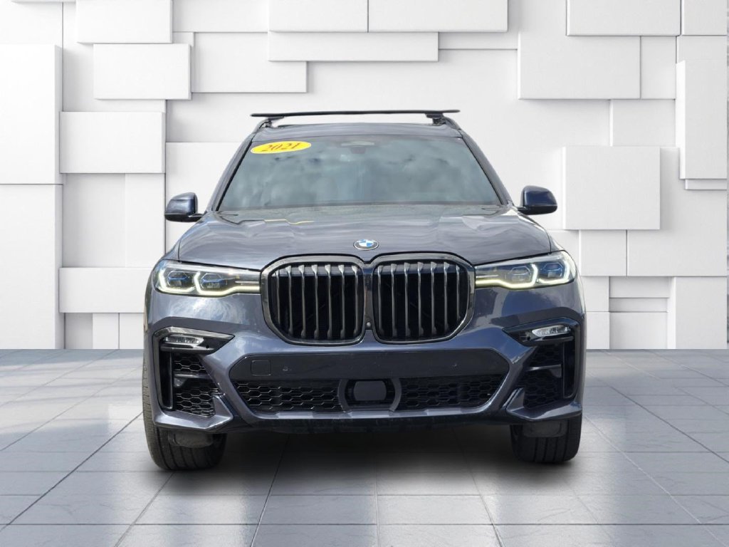 Used 2021 BMW X7 M50i w/ Dynamic Handling Package AWD/4WD image 2
