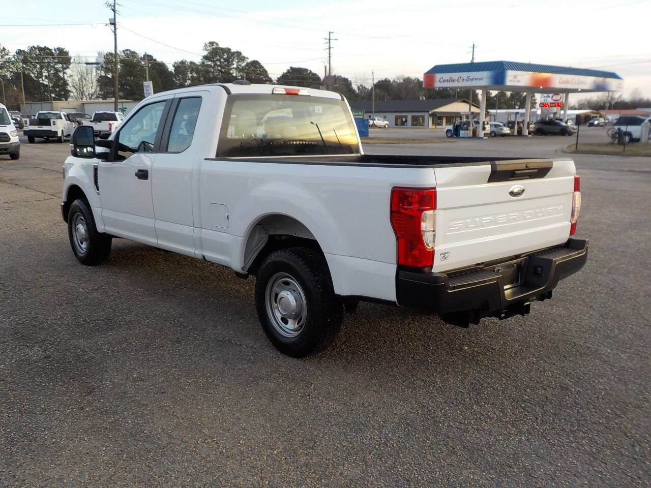 Used 2022 Ford F250 XL w/ Power Equipment Group image 3
