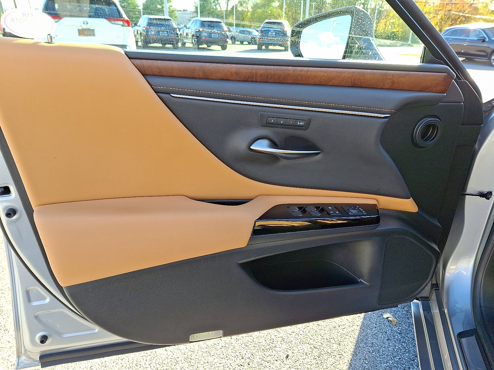 Used 2022 Lexus ES 350 w/ Premium Package image 14