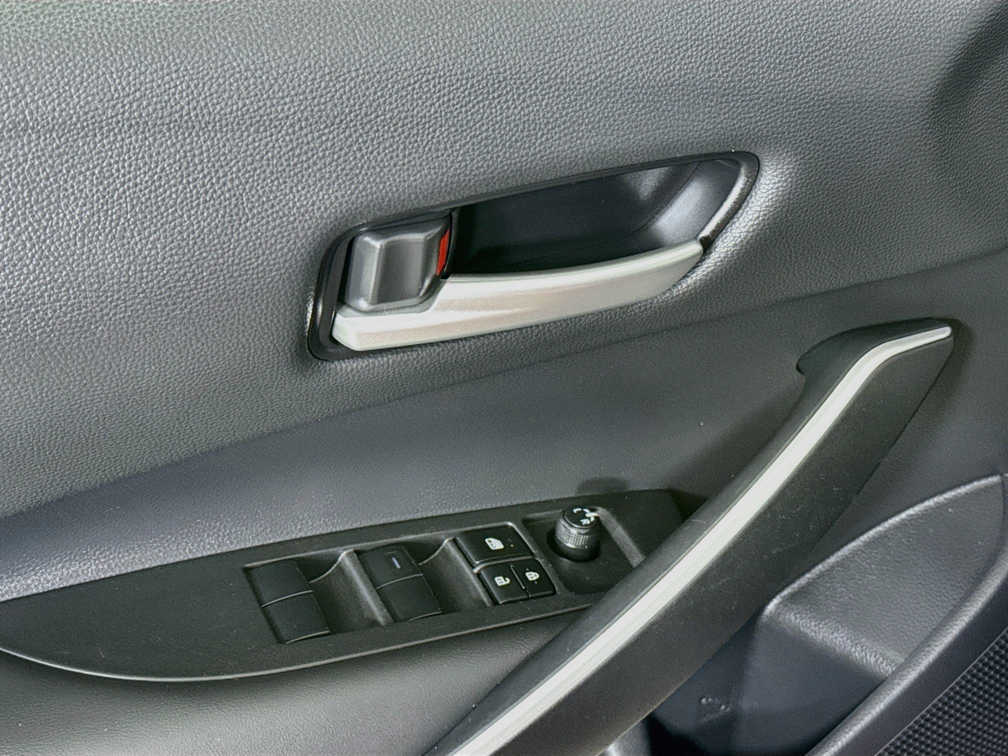 Certified 2024 Toyota Corolla SE FWD image 19