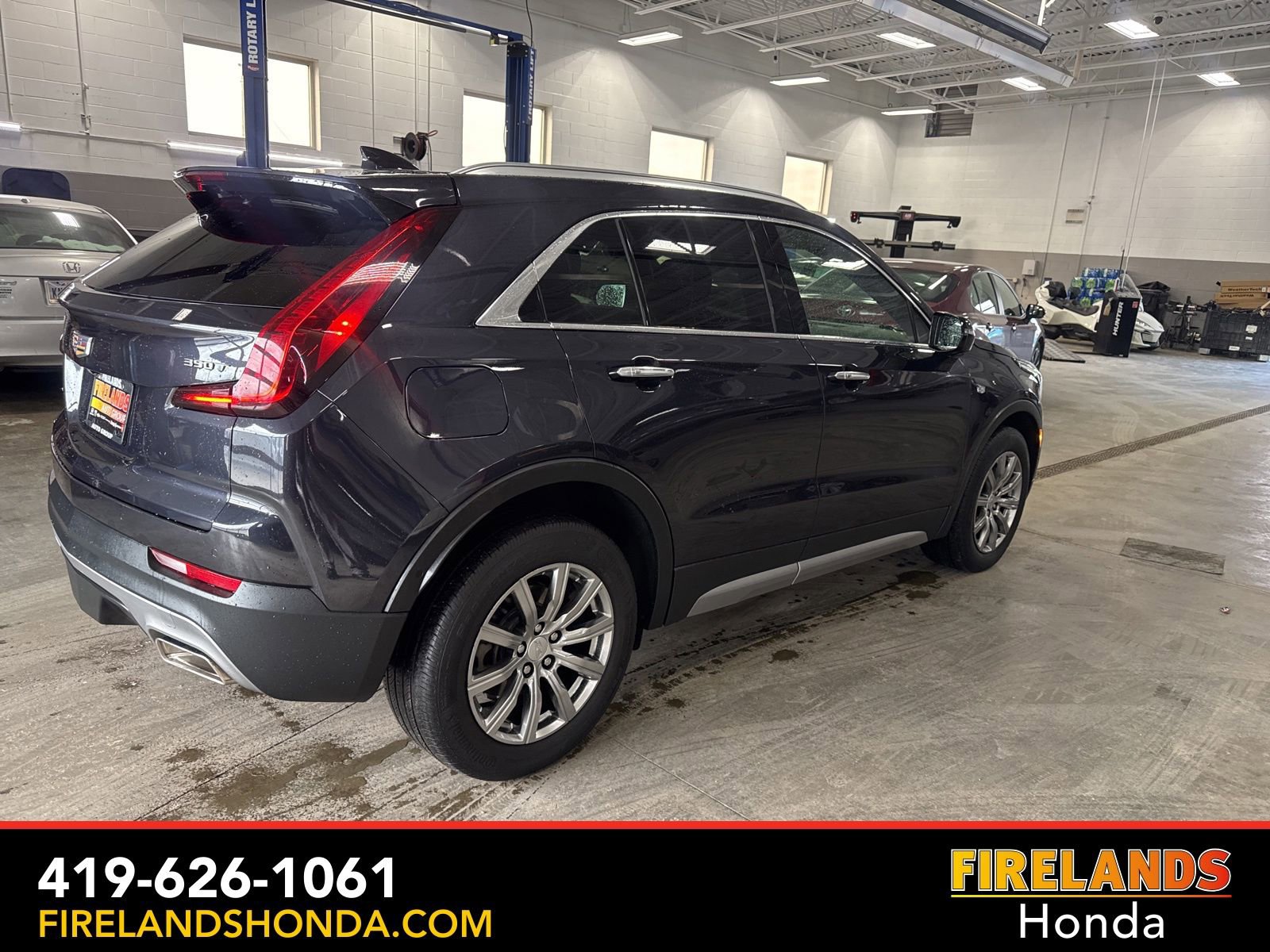 Used 2022 Cadillac XT4 Premium Luxury w/ Enhanced Visibility Package image 5