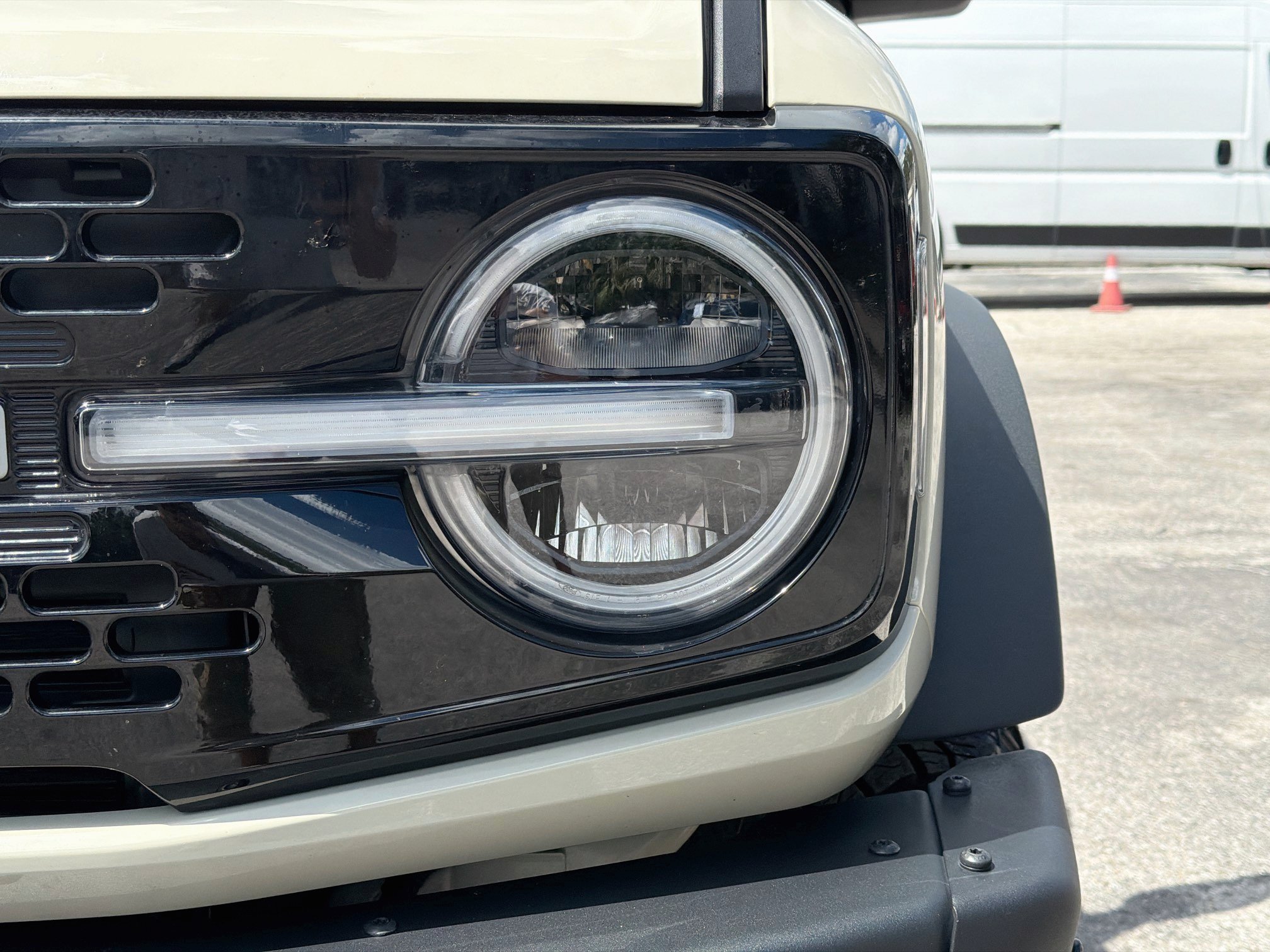 Used 2025 Ford Bronco Badlands AWD/4WD image 9
