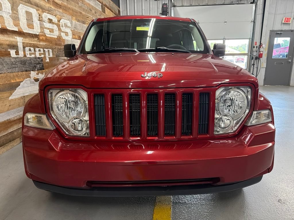 Used 2010 Jeep Liberty Sport w/ Popular Equipment Group AWD/4WD image 4