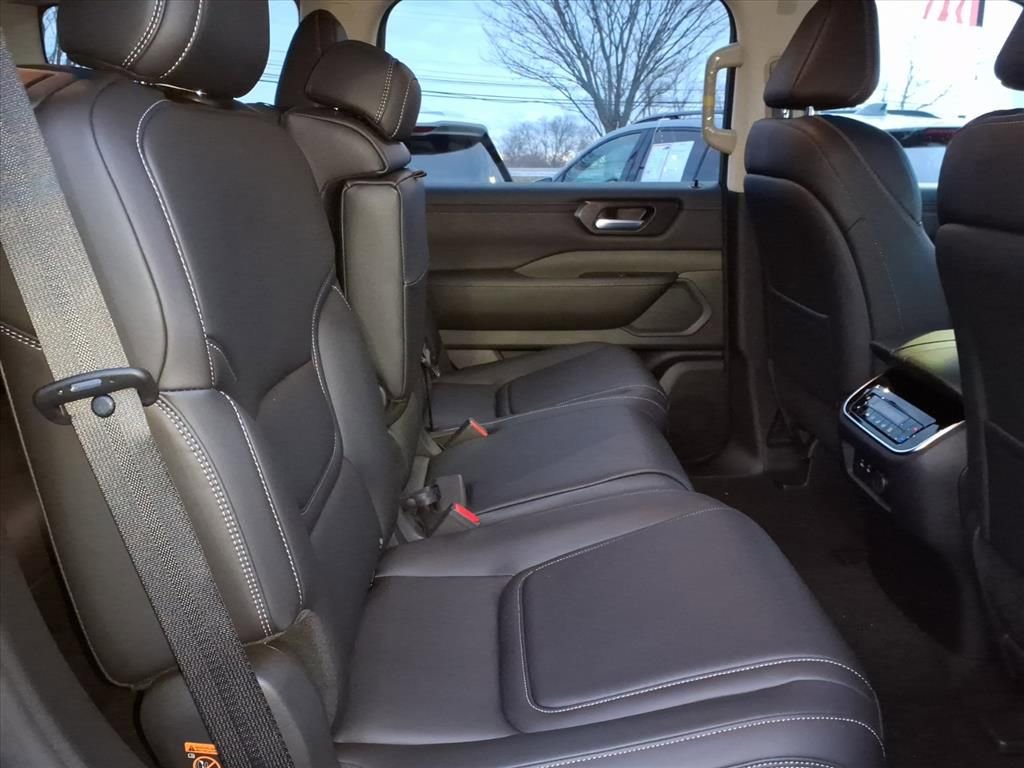 New 2026 Nissan Armada SV image 10