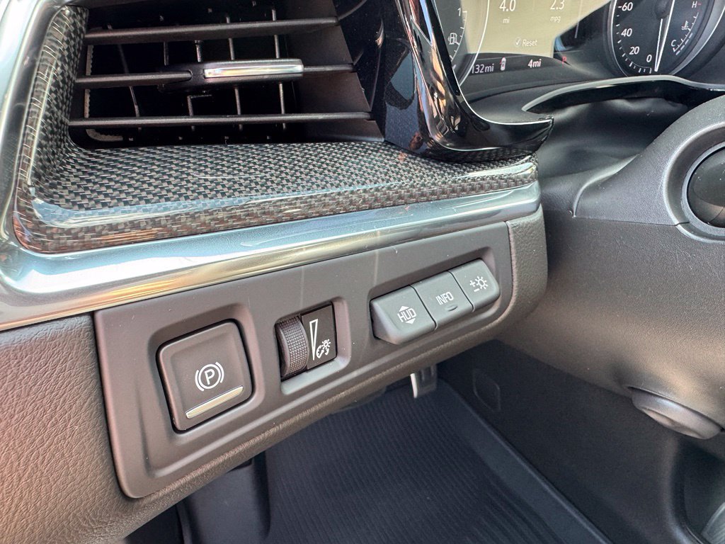 New 2026 Cadillac XT5 Sportv w/ LPO, Floor Liner Package AWD/4WD image 14
