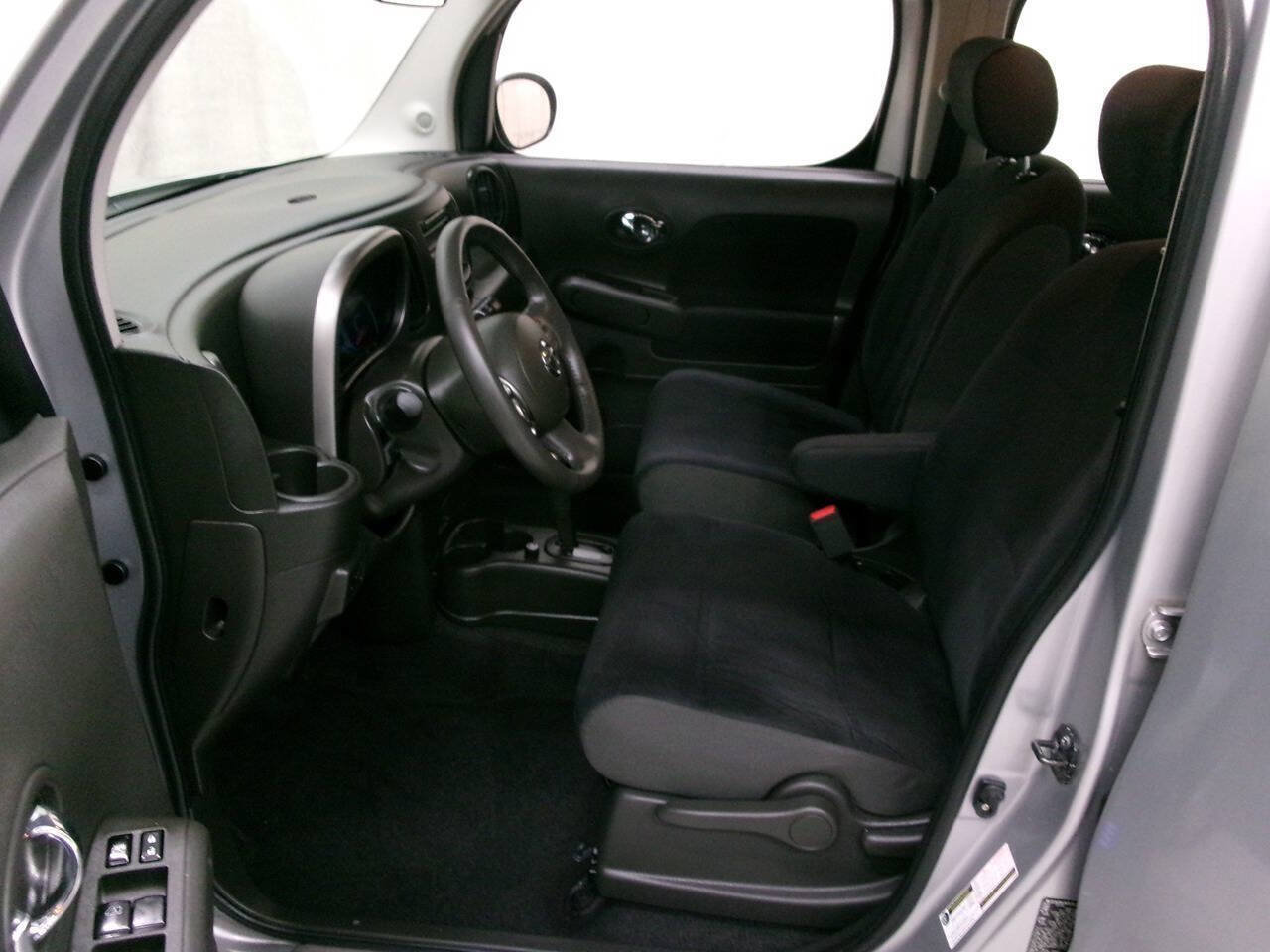Used 2010 Nissan Cube 1.8 S w/ Interior Illumination Pkg FWD image 13