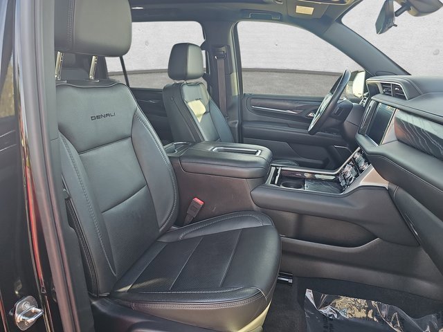Used 2021 GMC Yukon XL Denali w/ Denali Premium Package image 10