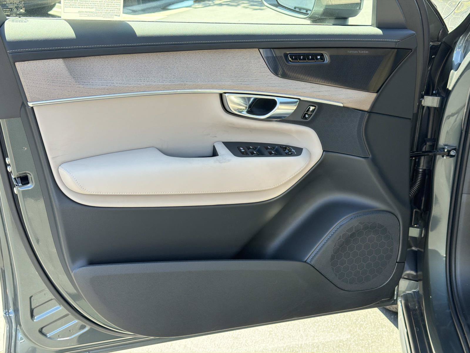 New 2027 Volvo XC90 B6 Bright AWD/4WD image 11