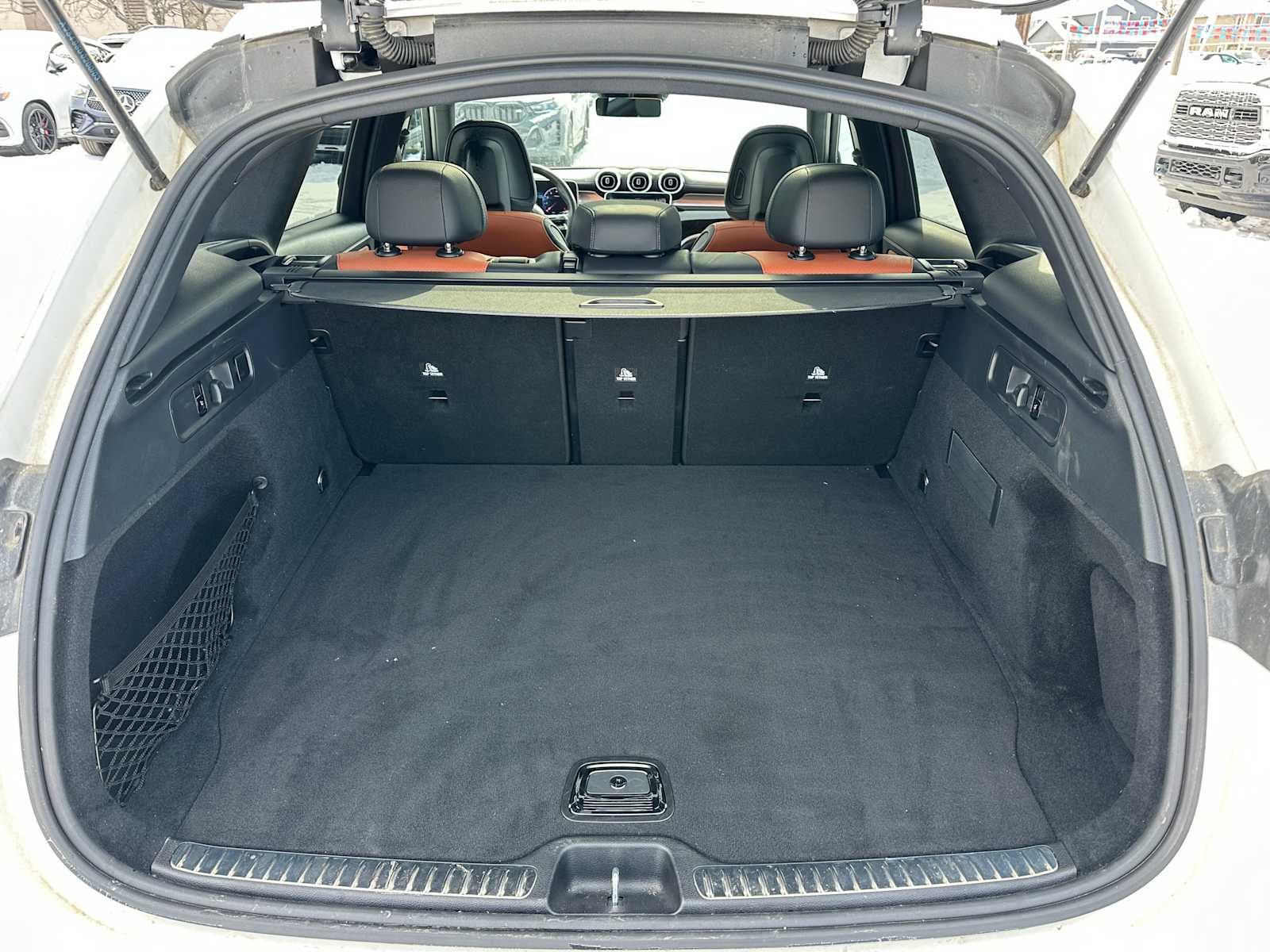 Used 2024 Mercedes-Benz GLC 300 4MATIC image 14