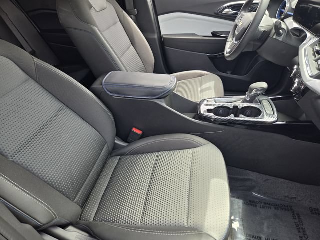 Used 2026 Chevrolet Trax LT w/ Driver Confidence Package FWD image 10
