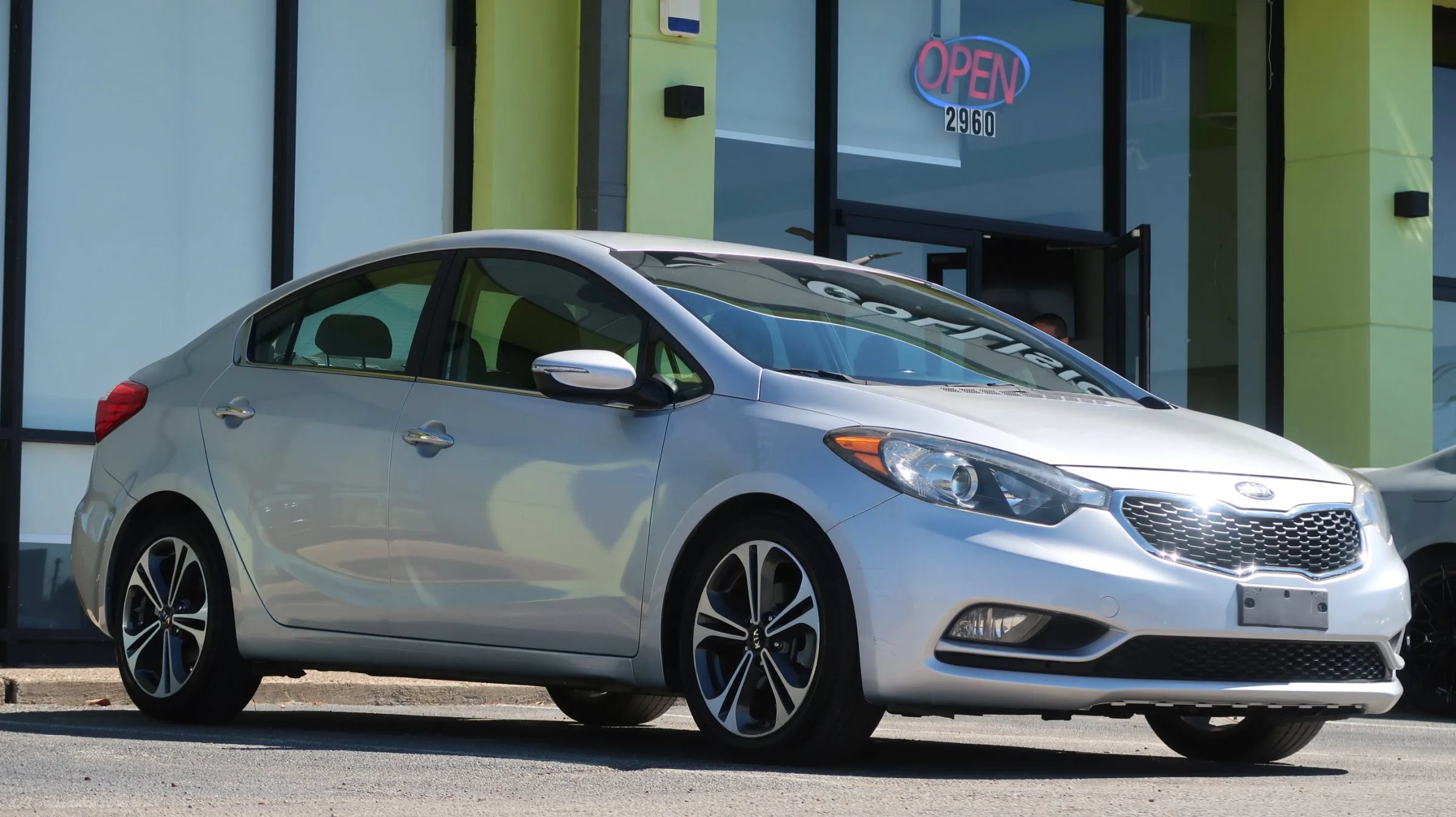 Used 2015 Kia Forte EX w/ UVO Package W/17" Alloys FWD image 6
