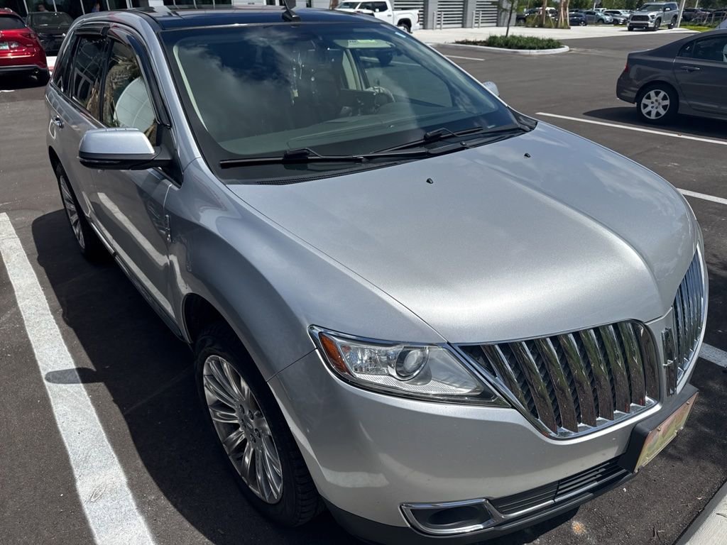 Used 2014 Lincoln MKX FWD w/ Equipment Group 102A image 5