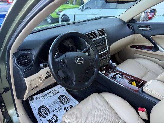 Used 2008 Lexus IS 250 w/ Premium Pkg RWD image 12