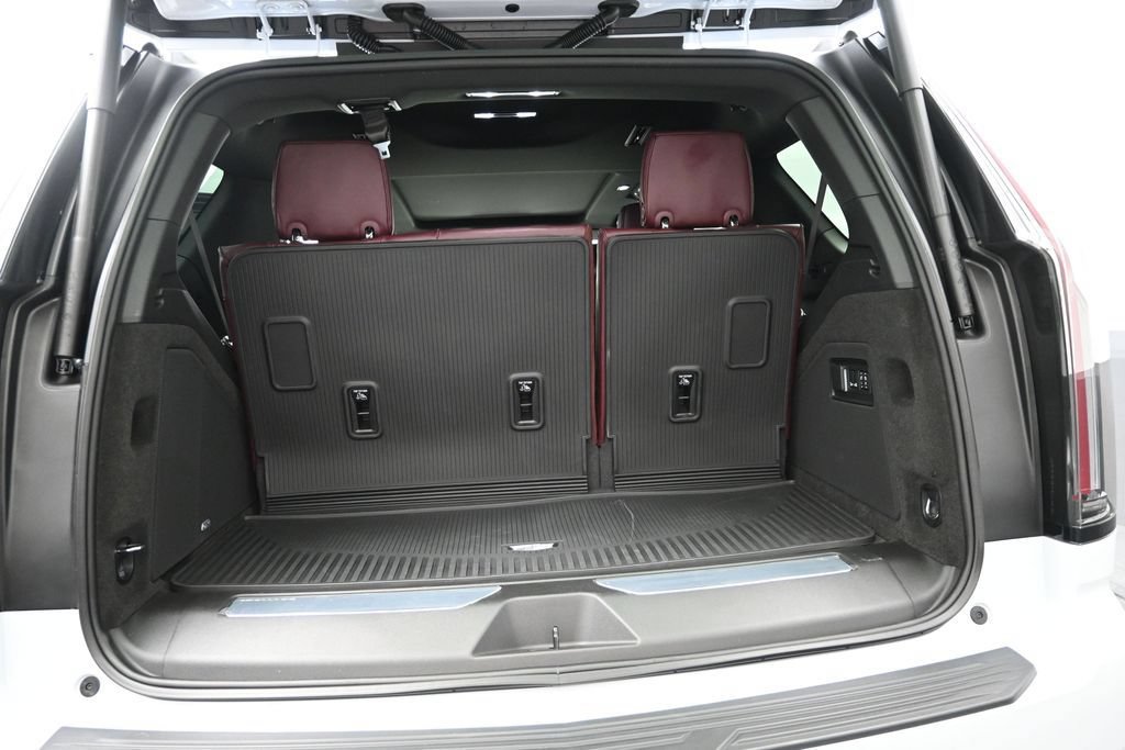 New 2026 Cadillac Escalade Sport w/ LPO, ONYX Package AWD/4WD image 15