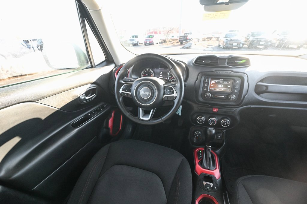 Used 2015 Jeep Renegade Trailhawk image 29