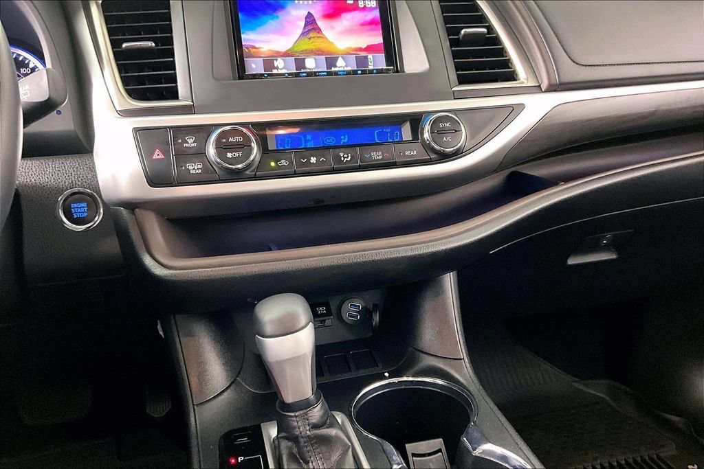 Used 2019 Toyota Highlander Limited FWD image 8