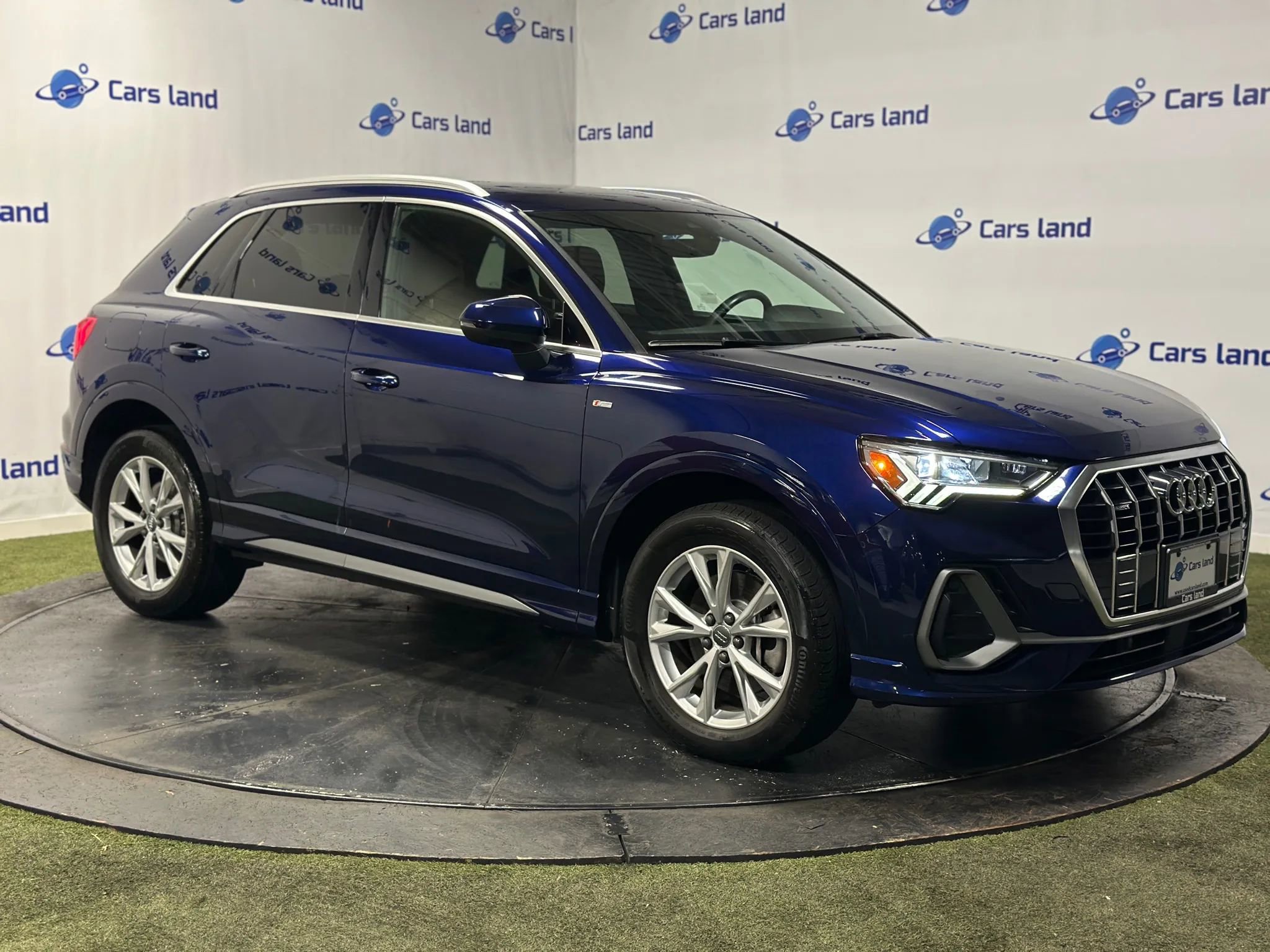 Used 2021 Audi Q3 2.0T Premium Plus w/ Premium Plus Package image 2