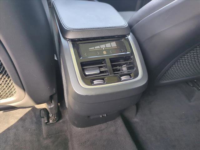 Used 2021 Volvo XC90 T5 Momentum w/ Protection Package Premier image 17