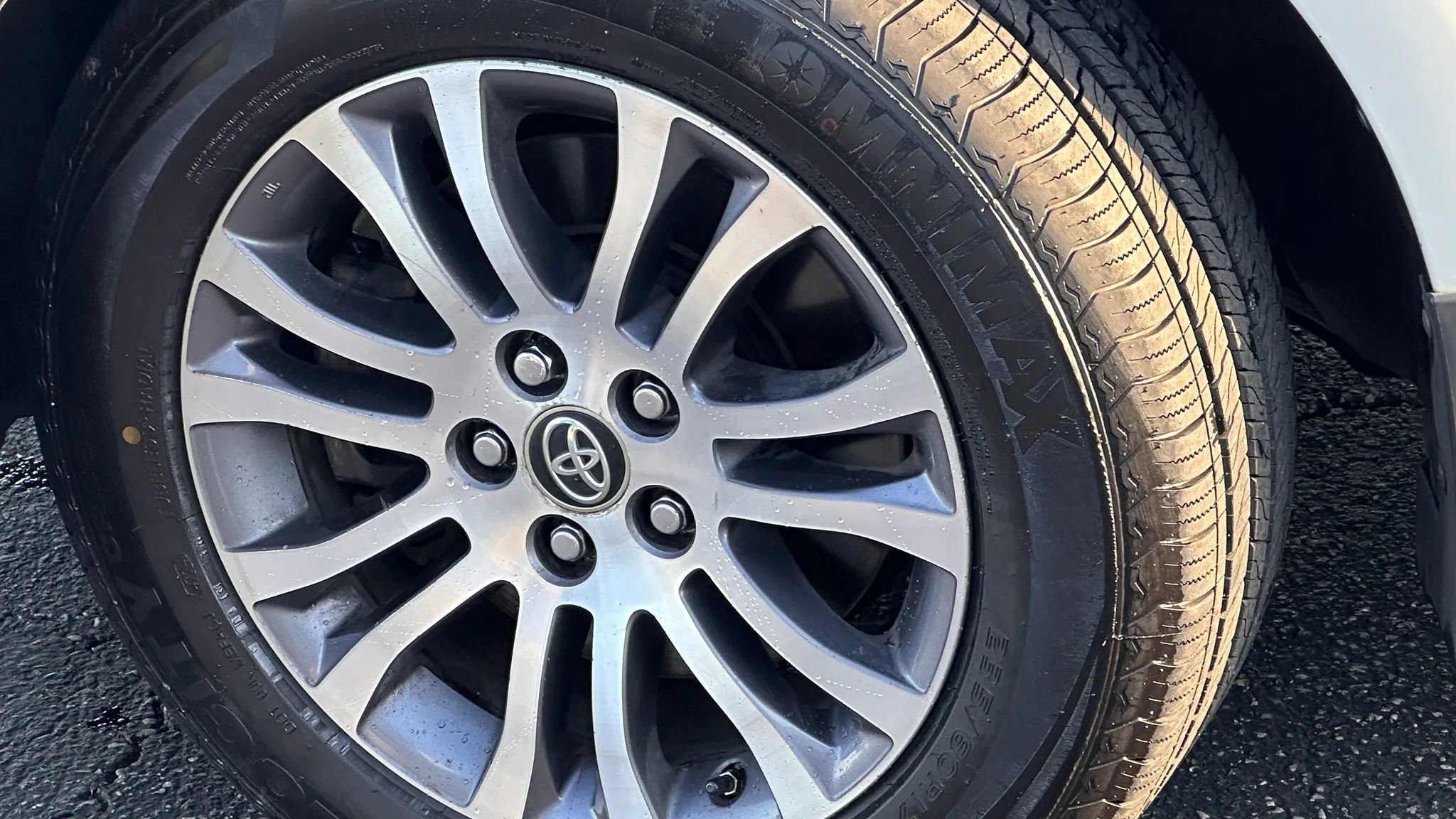 Used 2019 Toyota Sienna XLE w/ Protection Package image 7