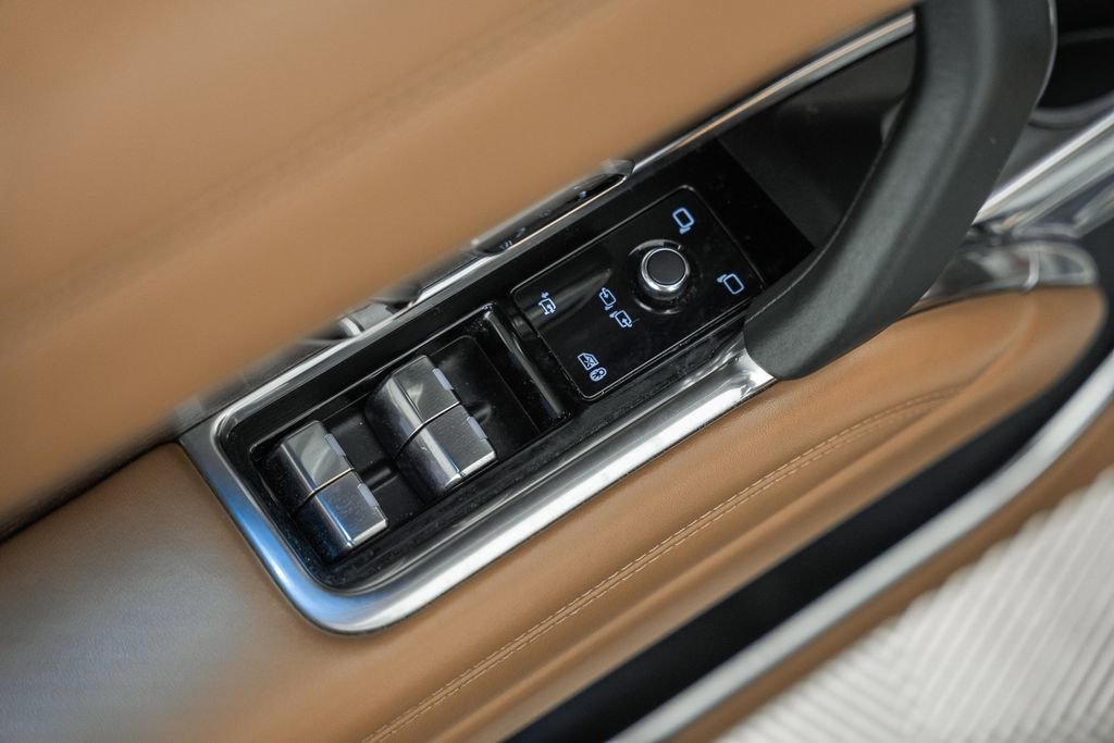 Used 2023 Land Rover Range Rover Long Wheelbase Autobiography image 45