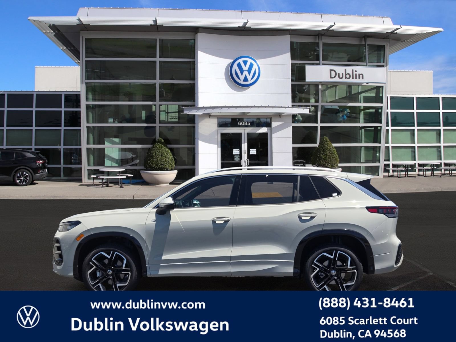 New 2026 Volkswagen Tiguan SEL R-Line AWD/4WD image 7