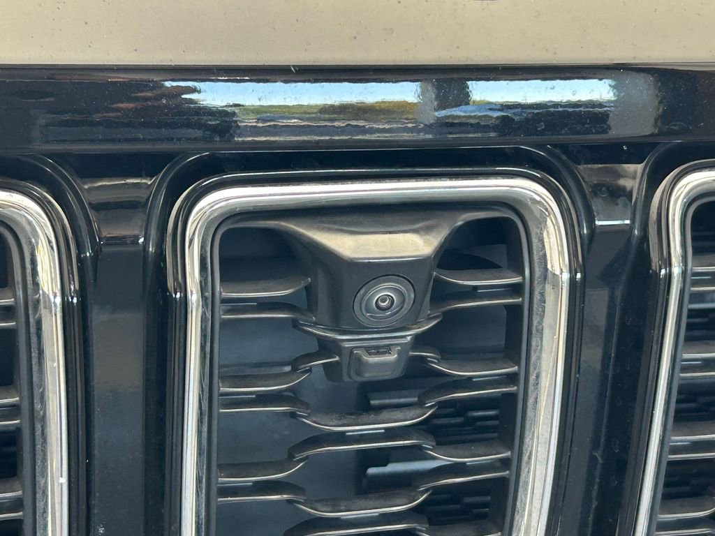 Used 2024 Jeep Grand Cherokee Limited w/ Luxury Tech Group II image 48