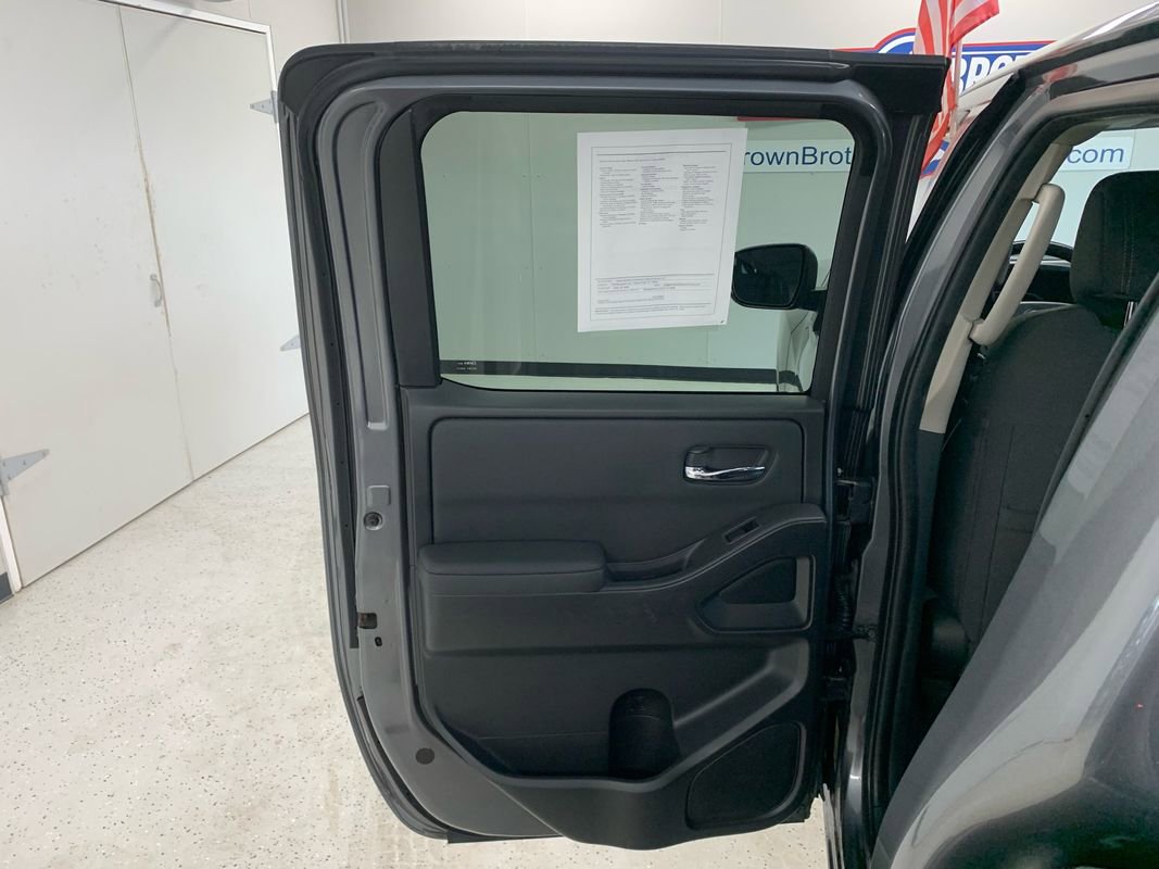 Used 2022 Nissan Frontier SV image 18
