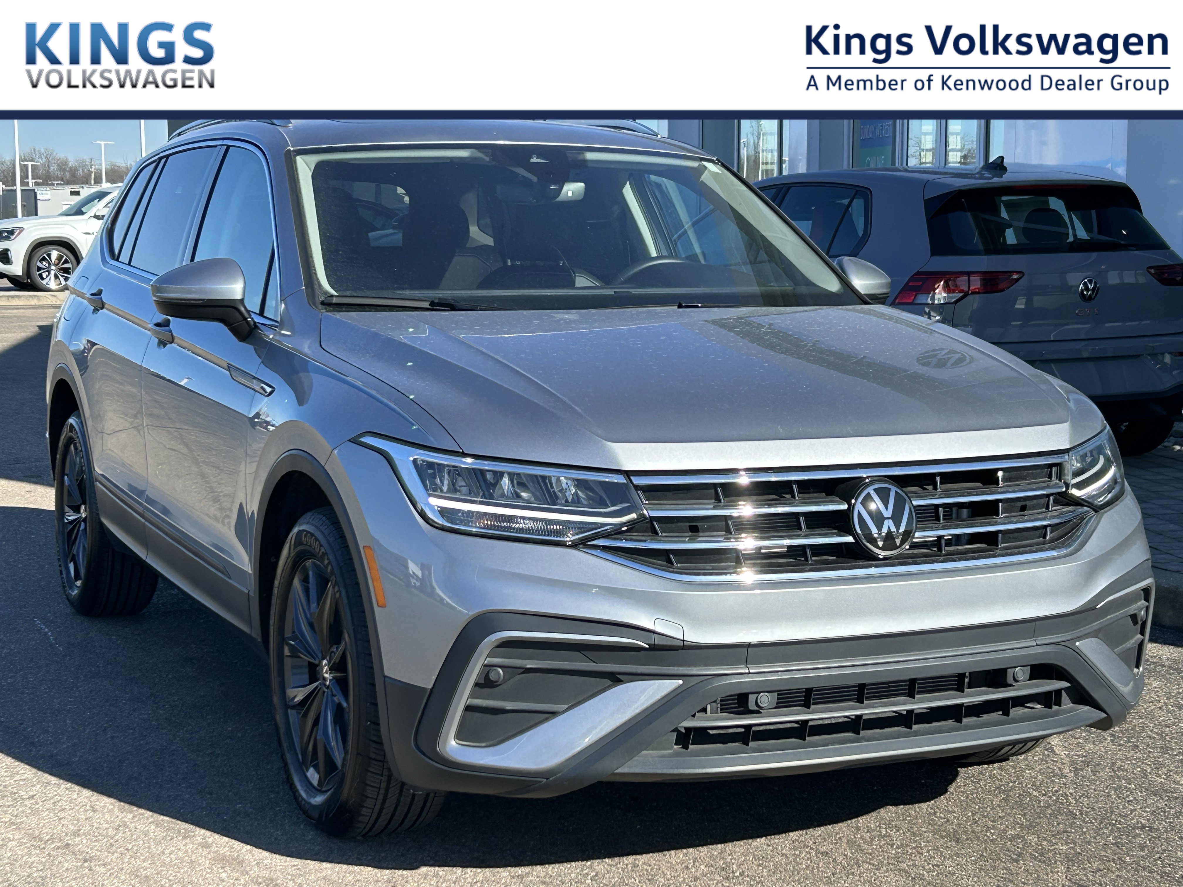 Used 2024 Volkswagen Tiguan SE w/ Panoramic Sunroof Package