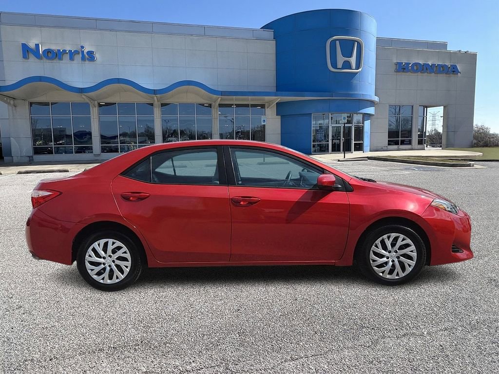 Used 2018 Toyota Corolla LE FWD image 5