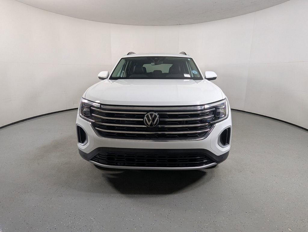 Used 2025 Volkswagen Atlas SE image 2