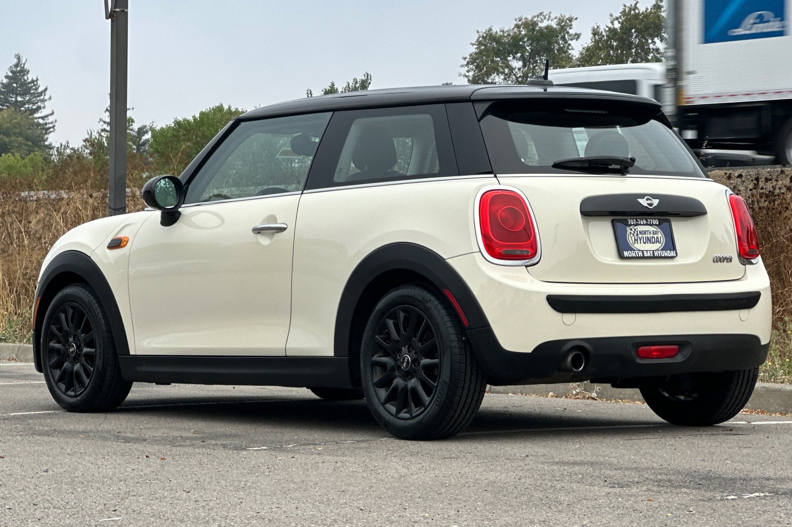 Used 2016 MINI Cooper 2-Door Hardtop FWD image 6