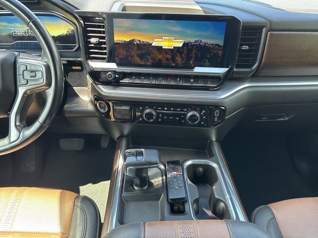 Used 2023 Chevrolet Silverado 1500 High Country w/ High Country Premium Package AWD/4WD image 12