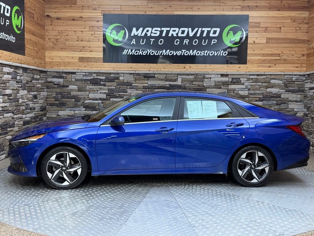 Used 2023 Hyundai Elantra Limited w/ Cargo Package FWD image 18
