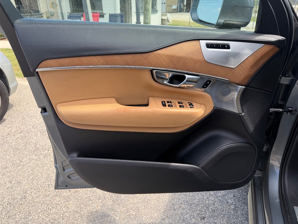 Used 2016 Volvo XC90 T6 Inscription AWD/4WD image 12