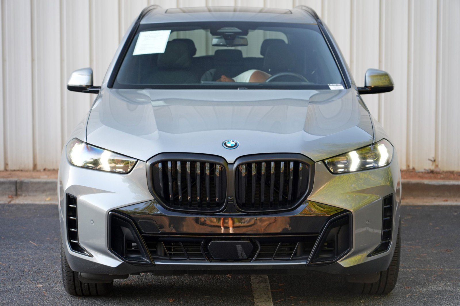 Used 2024 BMW X5 xDrive50e w/ M Sport Package AWD/4WD image 52