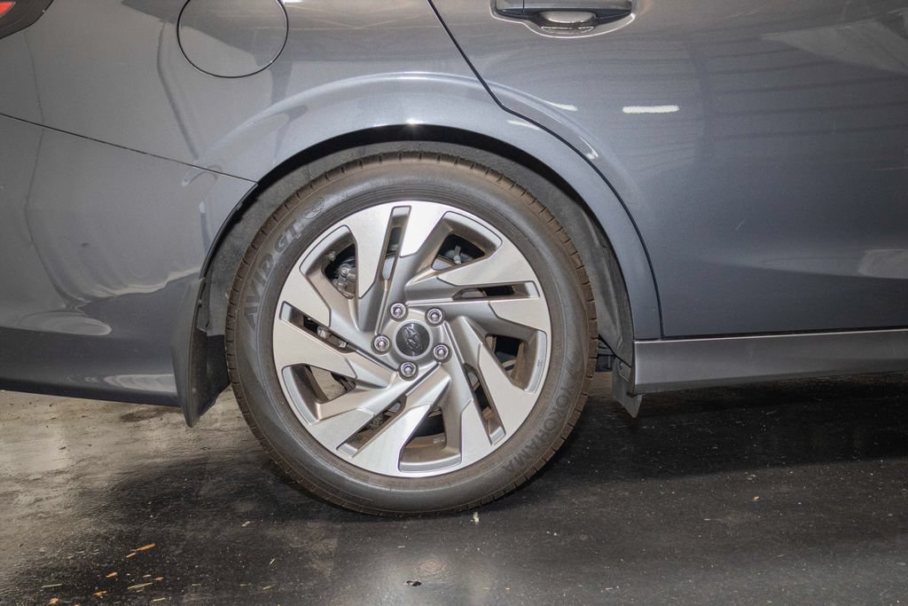 Used 2023 Subaru Legacy Limited AWD/4WD image 9